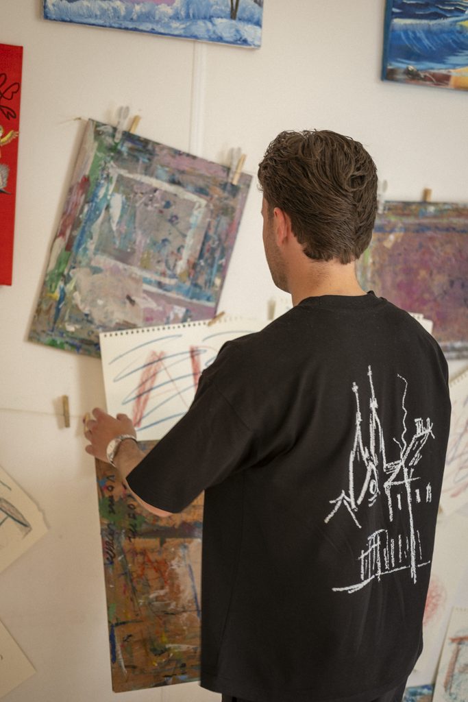 Zowie Hendriks painting in the AR-T studio